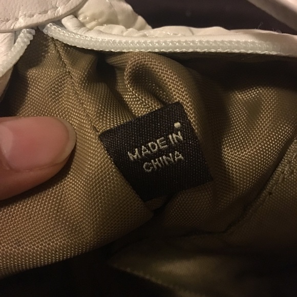 White coach bucket purse - Picture 6 of 7